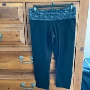 Lululemon Women’s black capris size 4  preloved